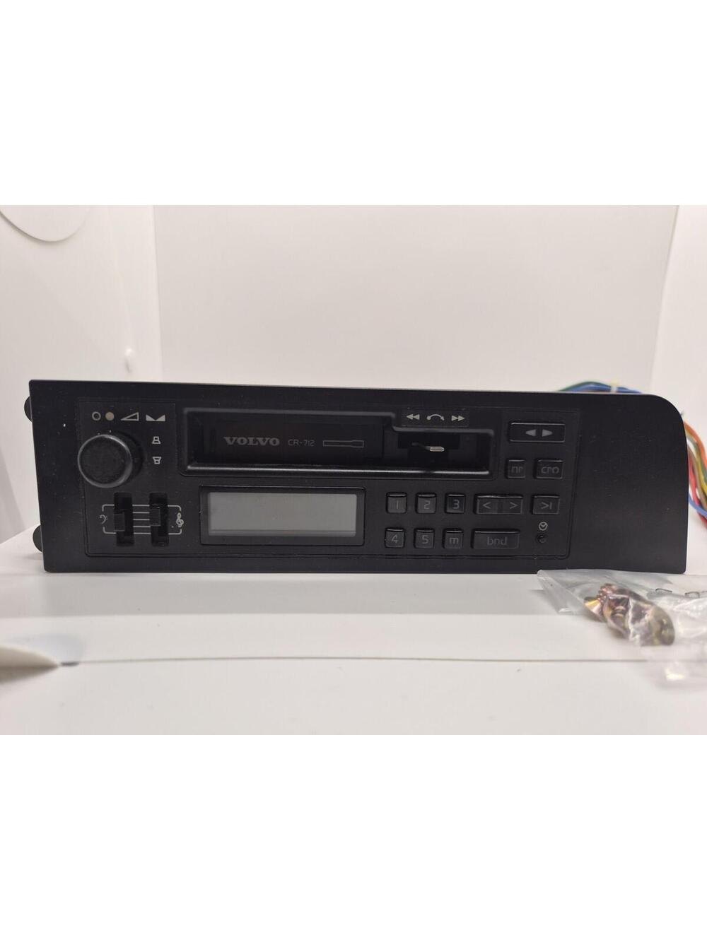 VOLVO 240 SERIES RADIO RECEIVER AM FM CASSETTE PLAYER CR-712 Untested